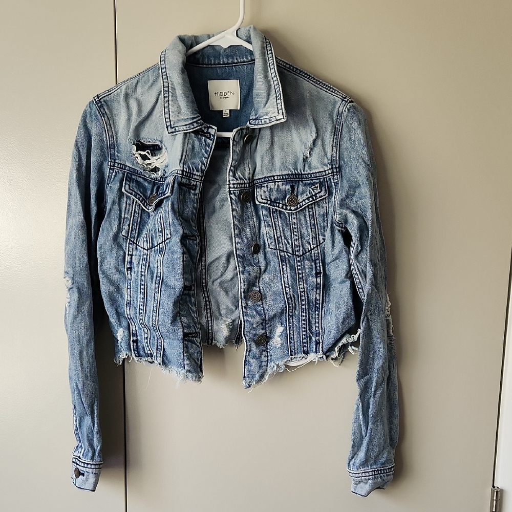 Distressed Cropped Jeans Jacket By Hidden Los Angeles